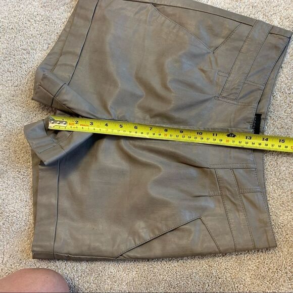 Topshop Taupe faux leather shorts Sz 6 - Picture 7 of 8
